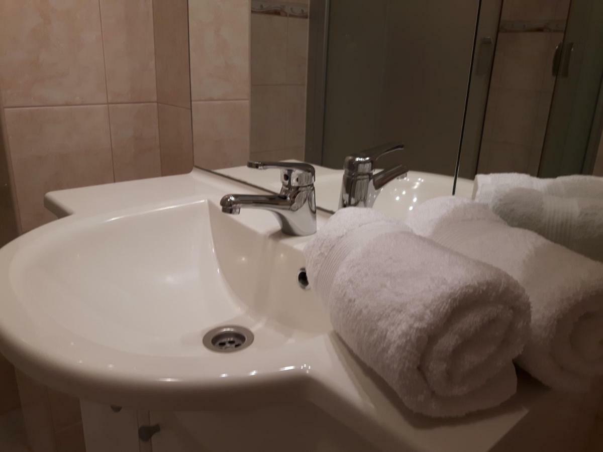 Apartments Nika Трогир Екстериор снимка
