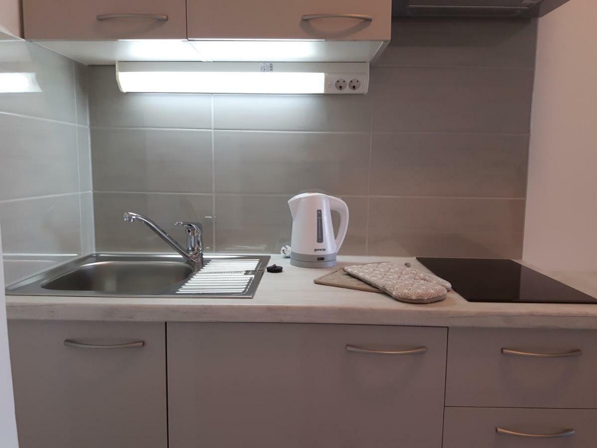 Apartments Nika Трогир Екстериор снимка