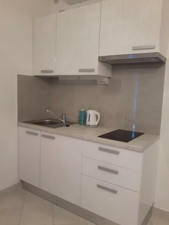 Apartments Nika Трогир Екстериор снимка