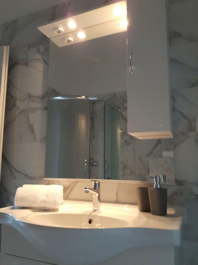 Apartments Nika Трогир Екстериор снимка