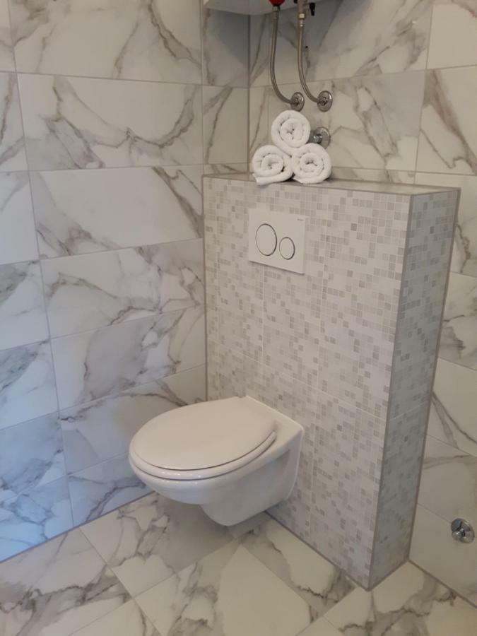Apartments Nika Трогир Екстериор снимка